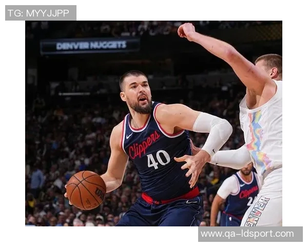 穆雷力竭拼搏全场狂砍34分11板末节独得13分展现超强韧性